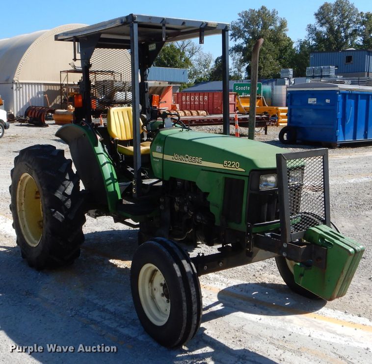 image for item DH2146 2003 John Deere 5220 tractor