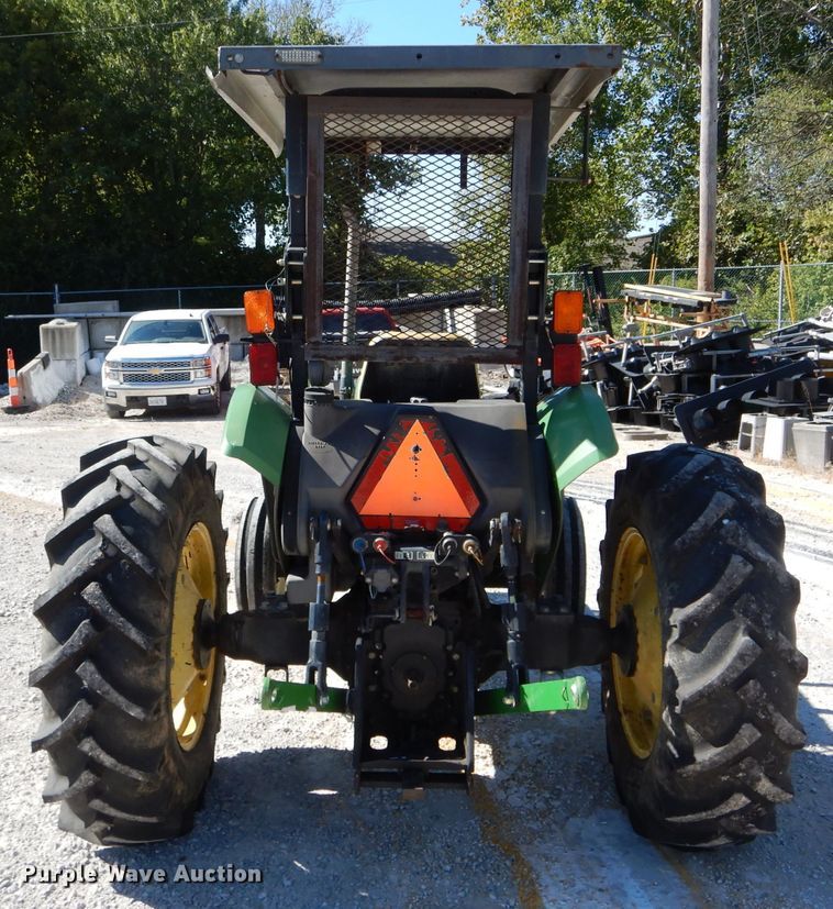 image for item DH2146 2003 John Deere 5220 tractor