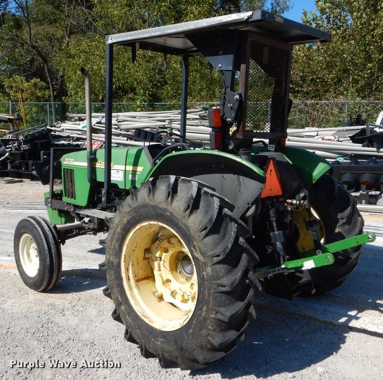 image for item DH2146 2003 John Deere 5220 tractor