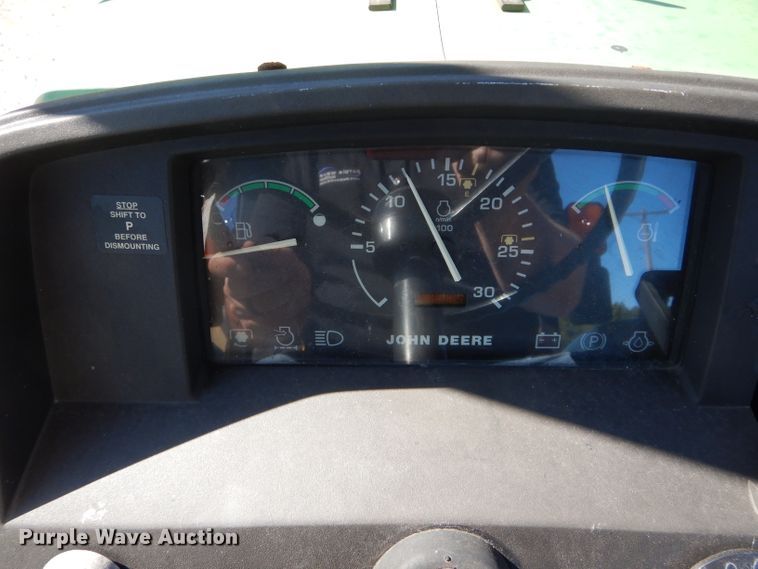 image for item DH2146 2003 John Deere 5220 tractor