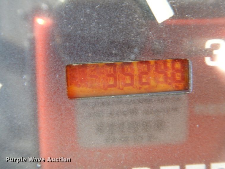 image for item DH2146 2003 John Deere 5220 tractor