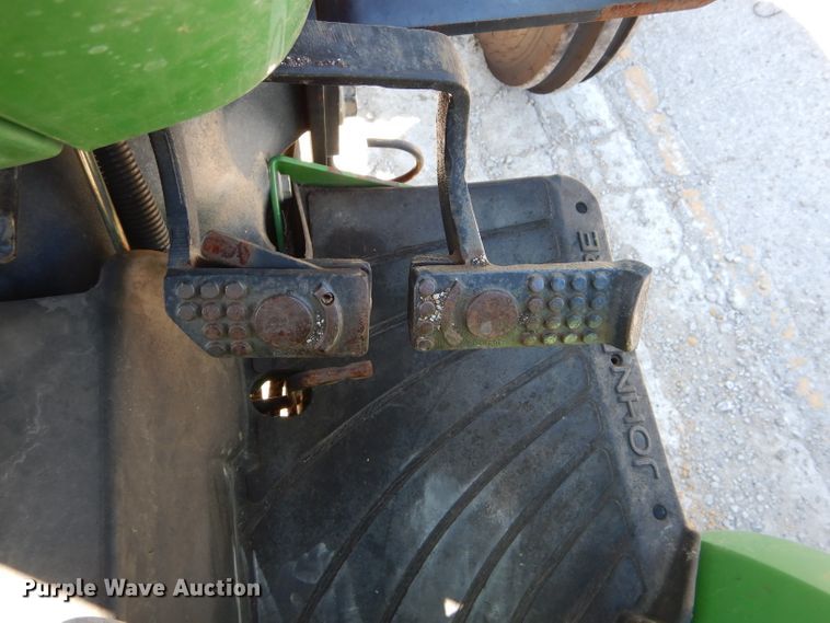 image for item DH2146 2003 John Deere 5220 tractor