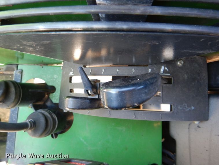 image for item DH2146 2003 John Deere 5220 tractor