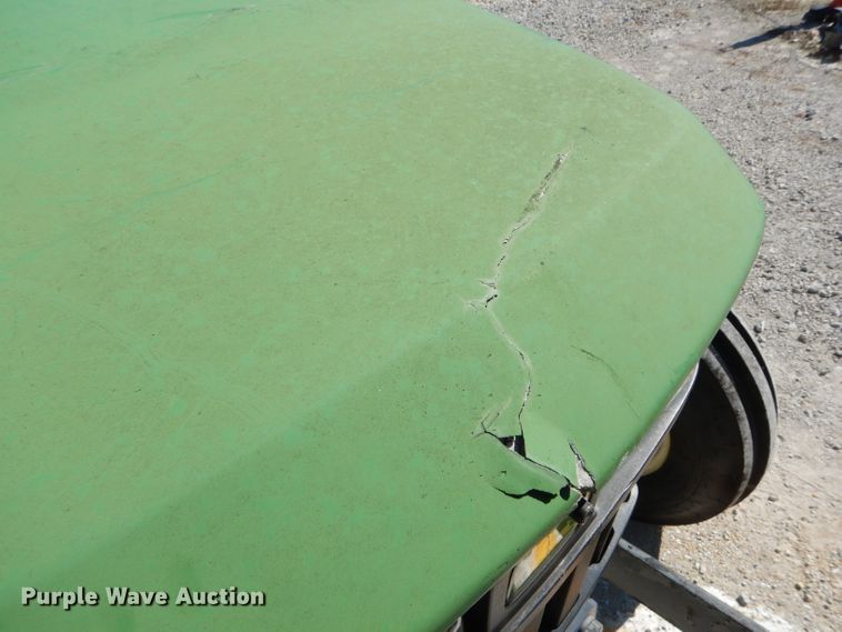 image for item DH2146 2003 John Deere 5220 tractor