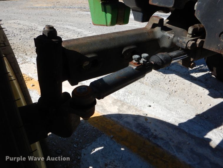 image for item DH2146 2003 John Deere 5220 tractor