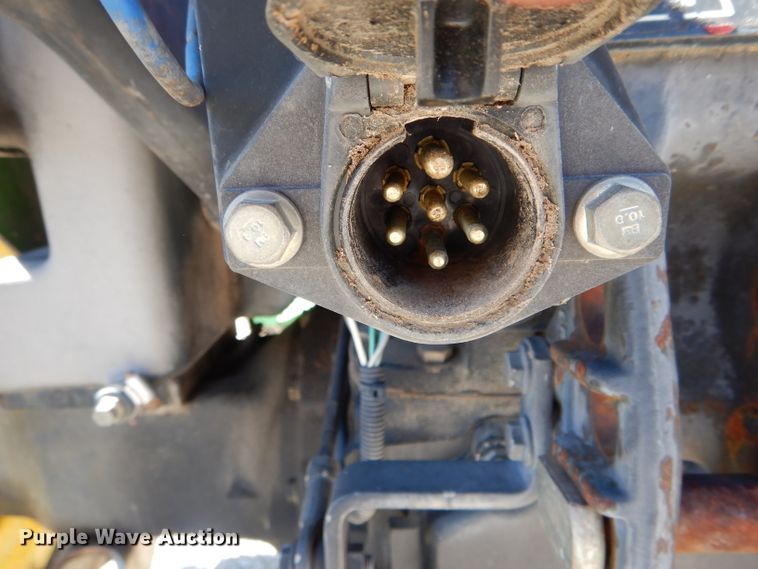 image for item DH2146 2003 John Deere 5220 tractor