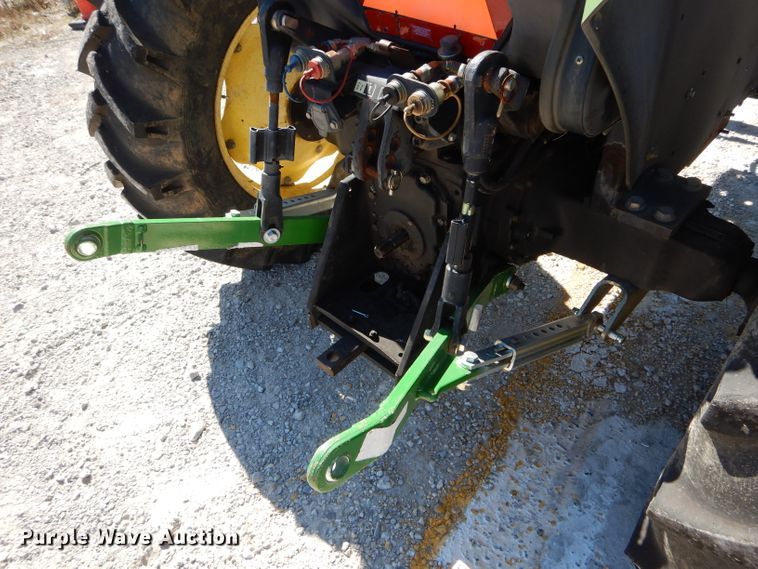 image for item DH2146 2003 John Deere 5220 tractor