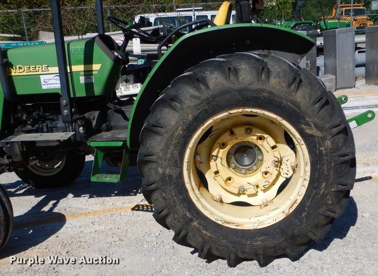 image for item DH2146 2003 John Deere 5220 tractor