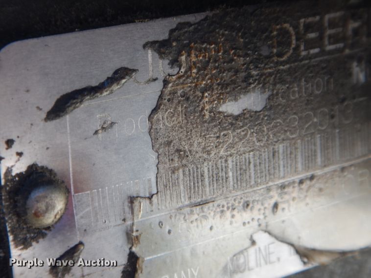 image for item DH2146 2003 John Deere 5220 tractor