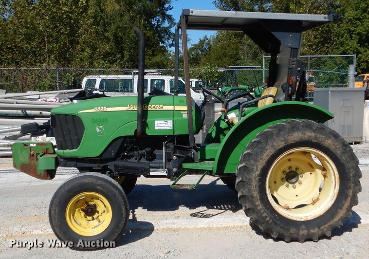 image for item DH2148 2006 John Deere 5525 tractor