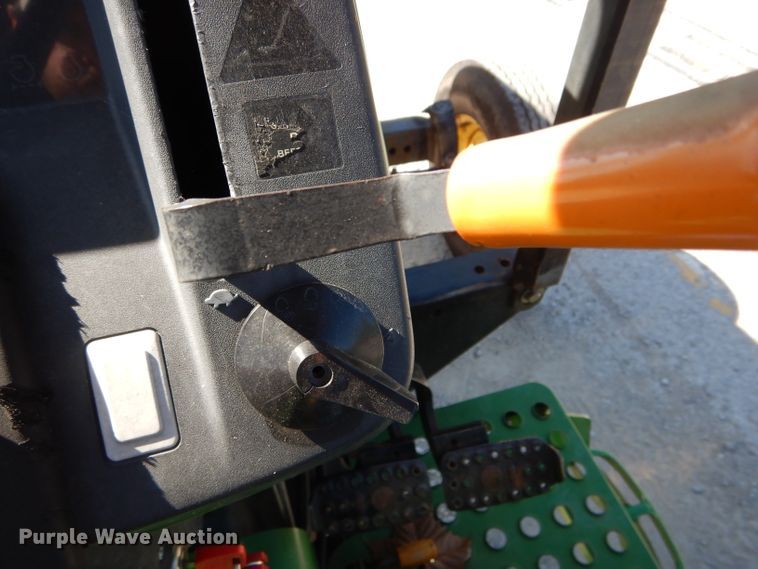 image for item DH2148 2006 John Deere 5525 tractor