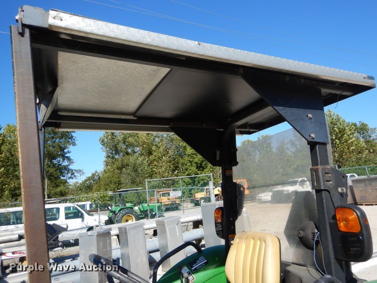 image for item DH2148 2006 John Deere 5525 tractor