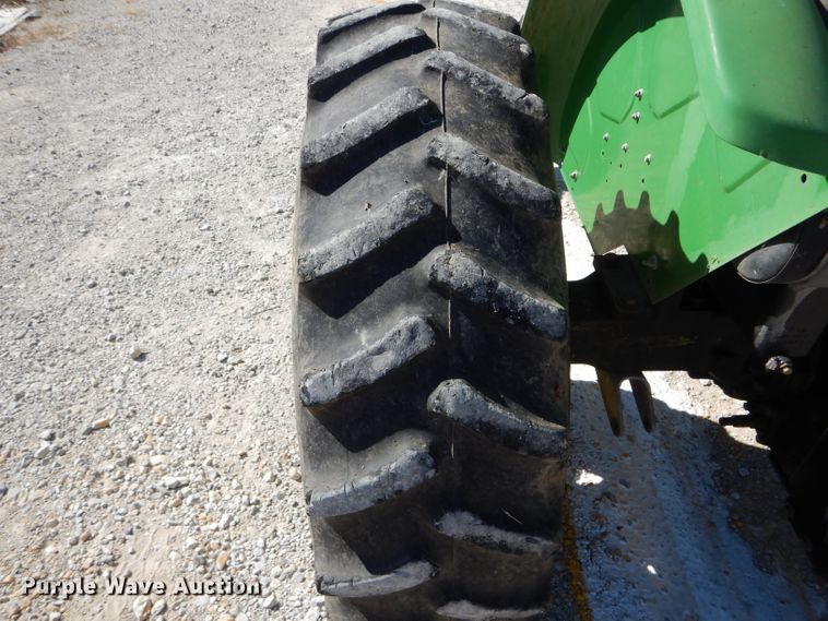 image for item DH2148 2006 John Deere 5525 tractor