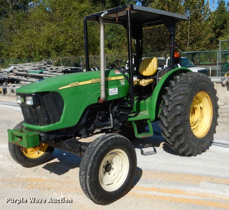 image for item DH2149 2006 John Deere 5525 tractor