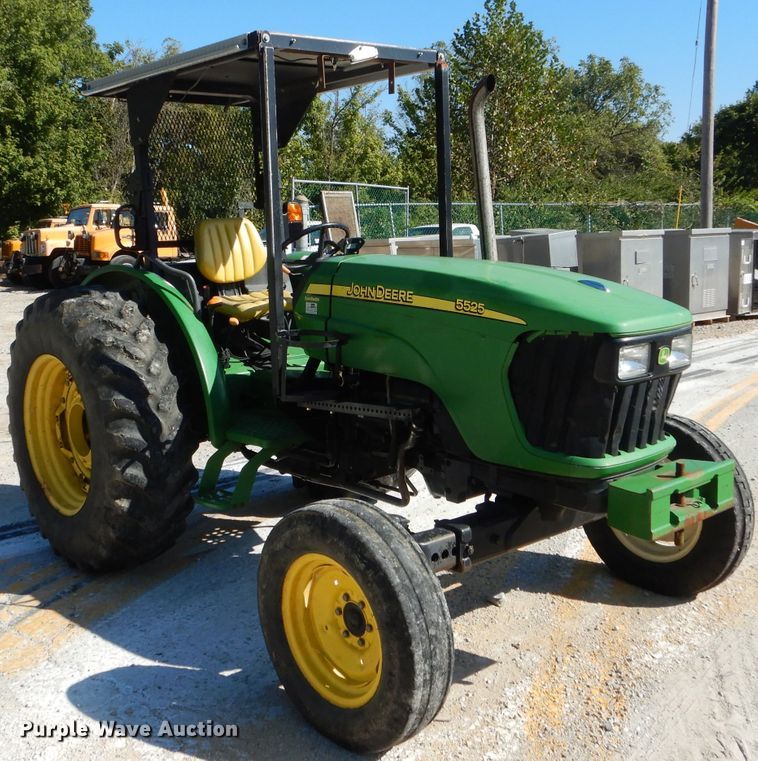 image for item DH2149 2006 John Deere 5525 tractor