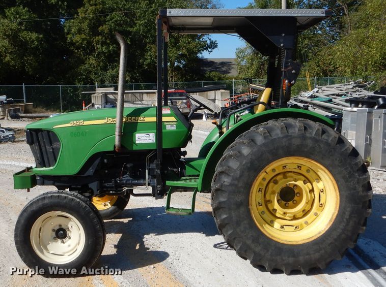 image for item DH2149 2006 John Deere 5525 tractor