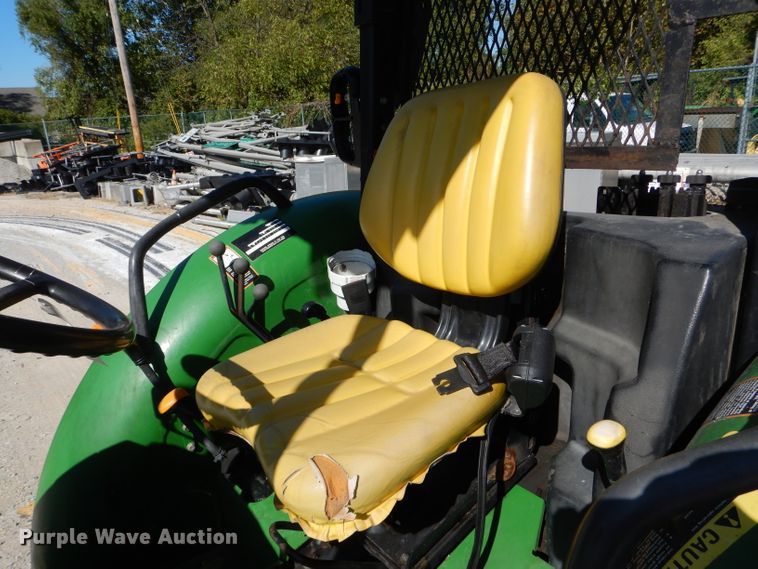 image for item DH2149 2006 John Deere 5525 tractor