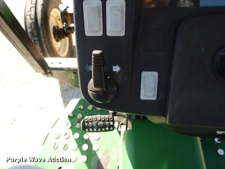 image for item DH2149 2006 John Deere 5525 tractor