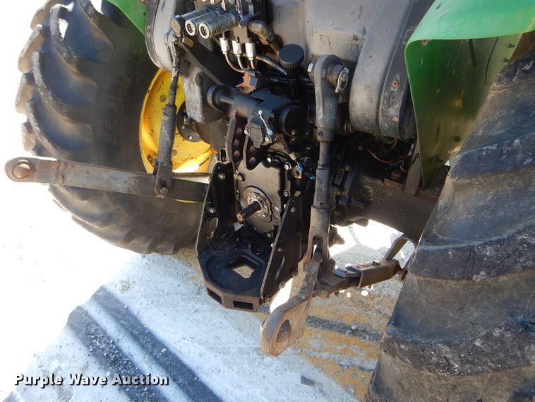 image for item DH2149 2006 John Deere 5525 tractor