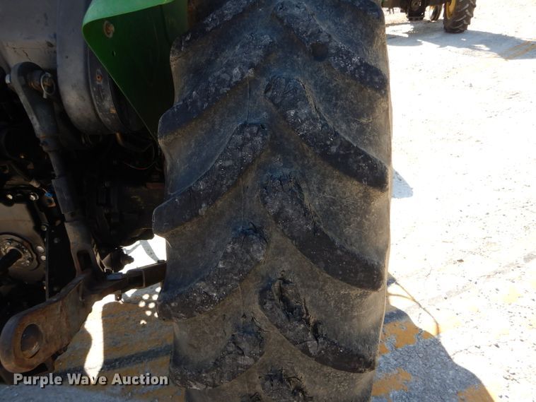 image for item DH2149 2006 John Deere 5525 tractor
