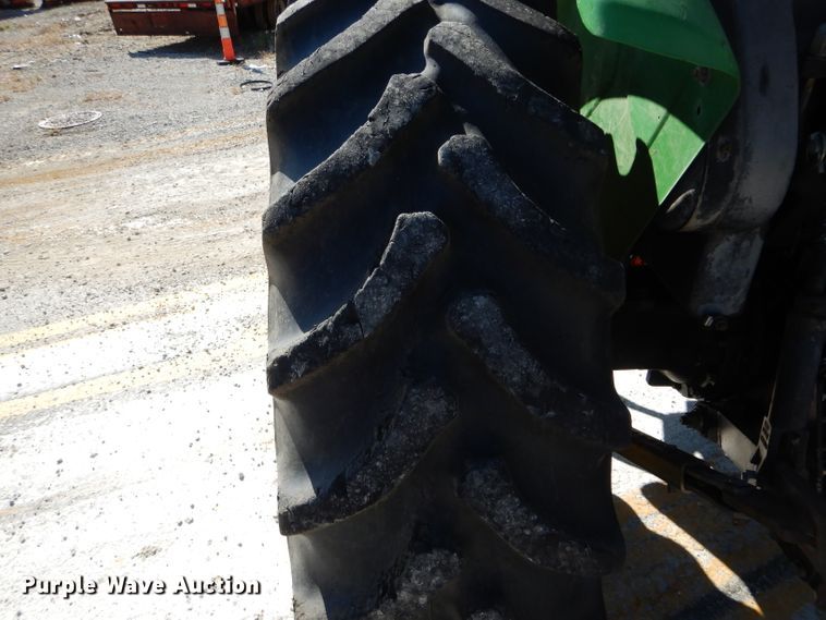 image for item DH2149 2006 John Deere 5525 tractor