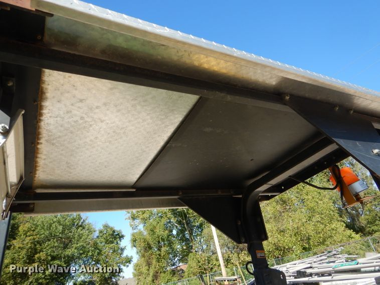 image for item DH2150 2008 John Deere 5325 tractor