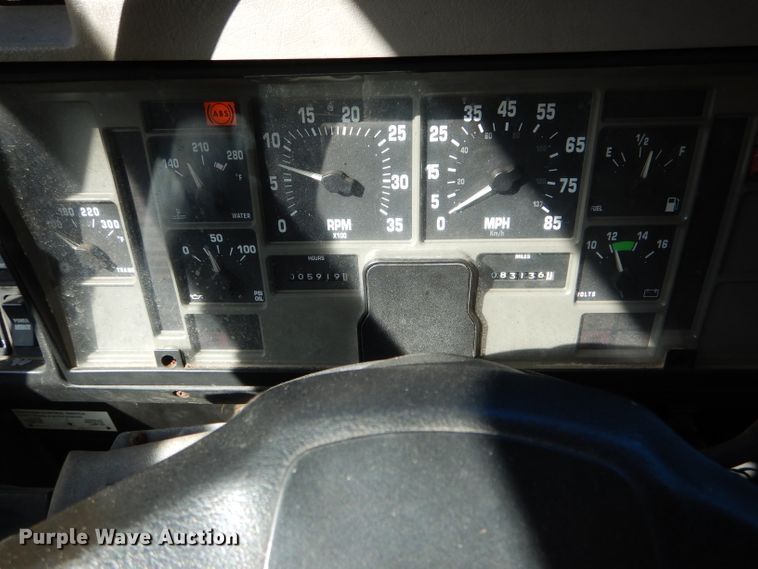 image for item DH2158 2002 International 2574 dump truck