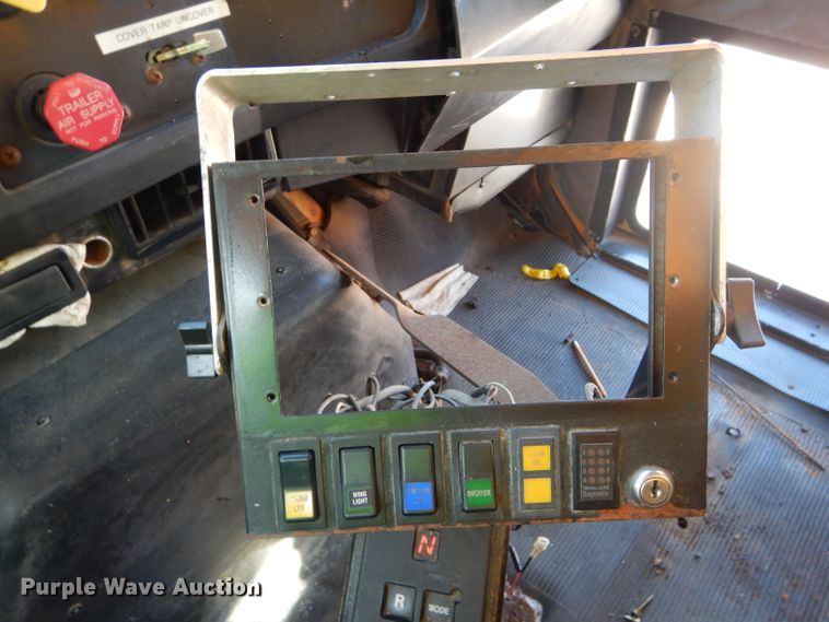 image for item DH2158 2002 International 2574 dump truck