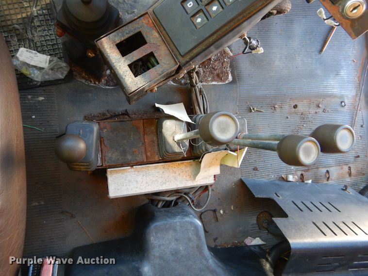 image for item DH2158 2002 International 2574 dump truck