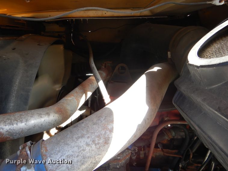 image for item DH2158 2002 International 2574 dump truck