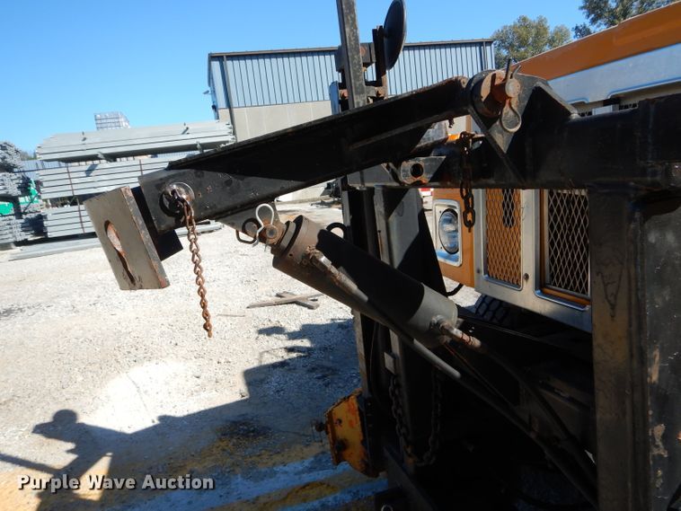 image for item DH2158 2002 International 2574 dump truck