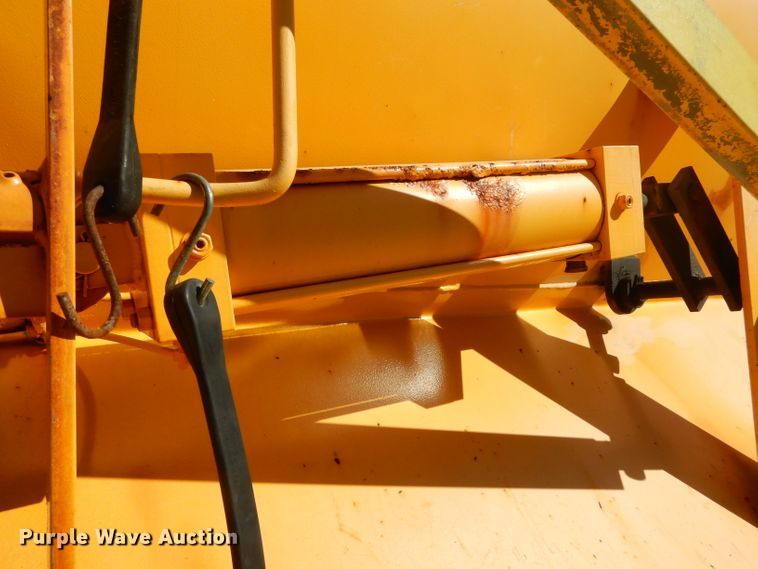 image for item DH2158 2002 International 2574 dump truck