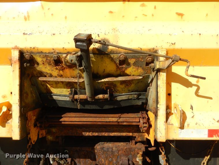image for item DH2158 2002 International 2574 dump truck