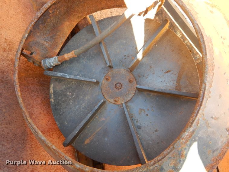 image for item DH2158 2002 International 2574 dump truck