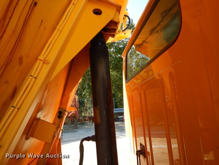 image for item DH2158 2002 International 2574 dump truck