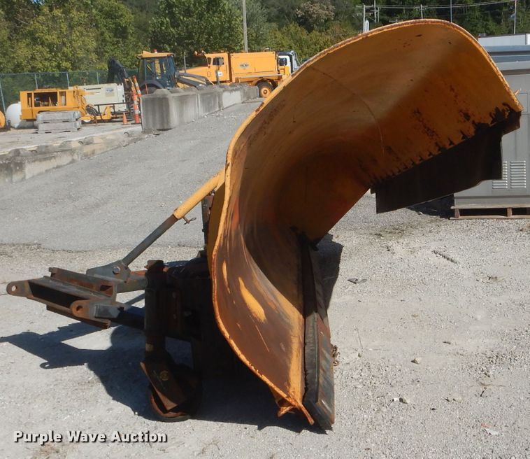 image for item DH2158 2002 International 2574 dump truck