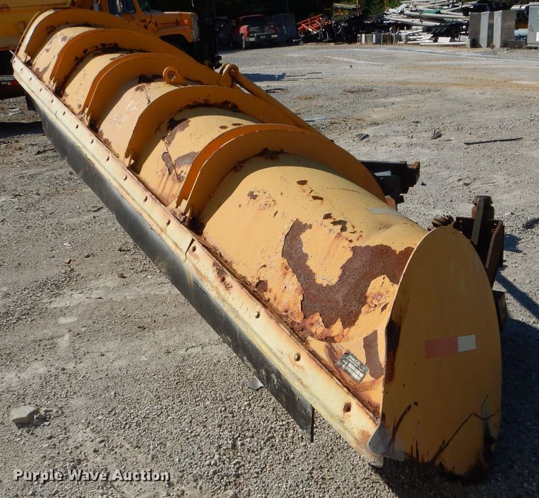 image for item DH2158 2002 International 2574 dump truck