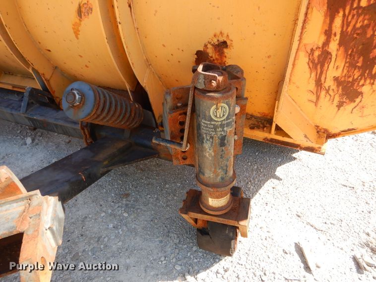 image for item DH2158 2002 International 2574 dump truck