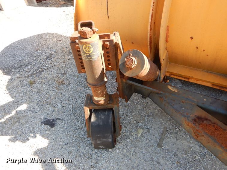 image for item DH2158 2002 International 2574 dump truck