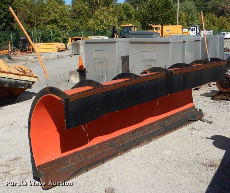 image for item DH2158 2002 International 2574 dump truck