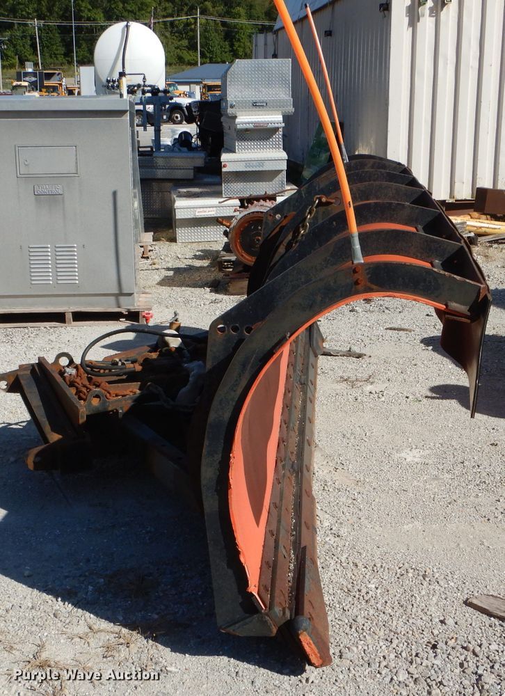 image for item DH2158 2002 International 2574 dump truck