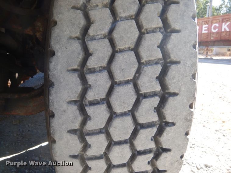 image for item DH2158 2002 International 2574 dump truck