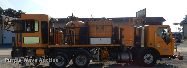 image for item DH6139 2004 Sterling Condor paint striping truck