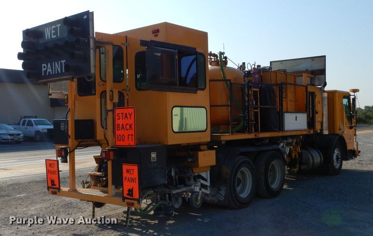 image for item DH6139 2004 Sterling Condor paint striping truck