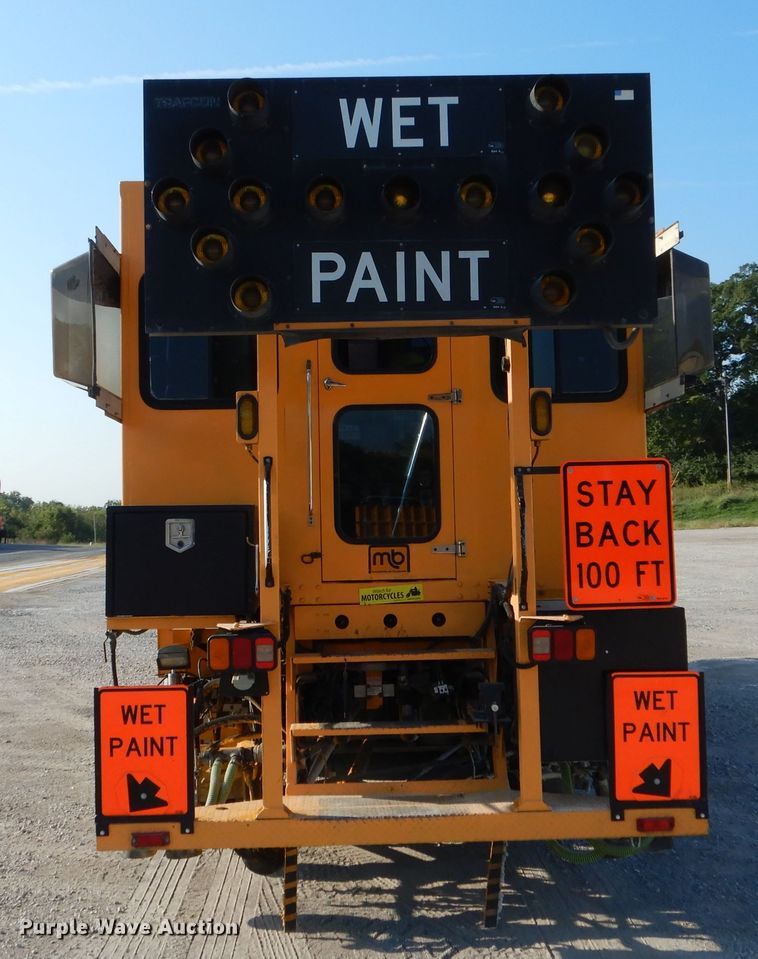 image for item DH6139 2004 Sterling Condor paint striping truck