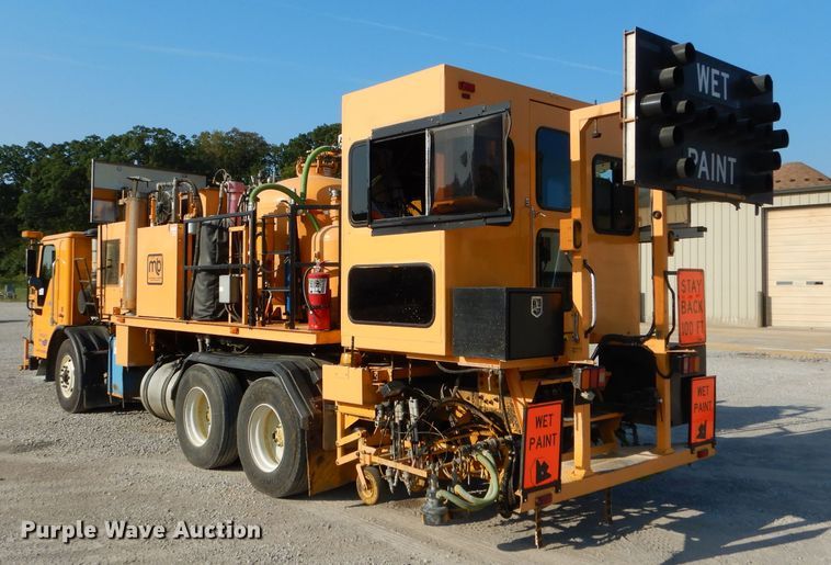 image for item DH6139 2004 Sterling Condor paint striping truck