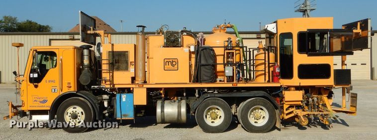 image for item DH6139 2004 Sterling Condor paint striping truck