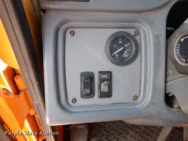 image for item DH6139 2004 Sterling Condor paint striping truck