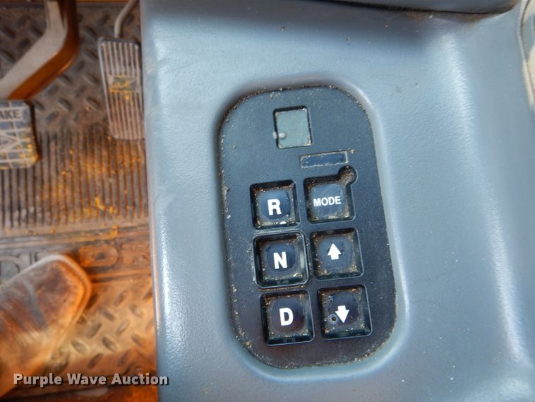 image for item DH6139 2004 Sterling Condor paint striping truck