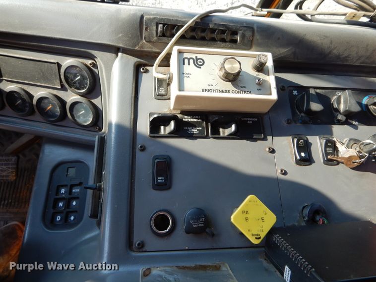 image for item DH6139 2004 Sterling Condor paint striping truck